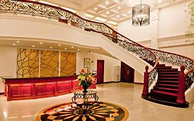 Lewis Grand Hotel
